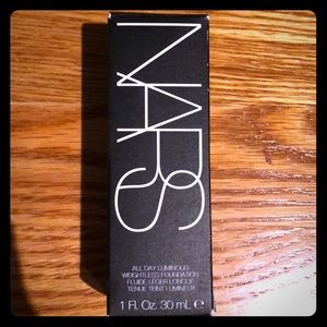 NARS All Day Luminous Weightless Foundation
